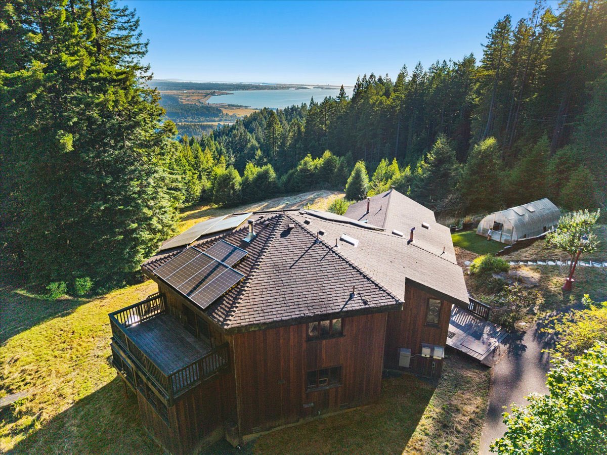 222 Simmons Ln, Arcata, CA — photo 2 of 102