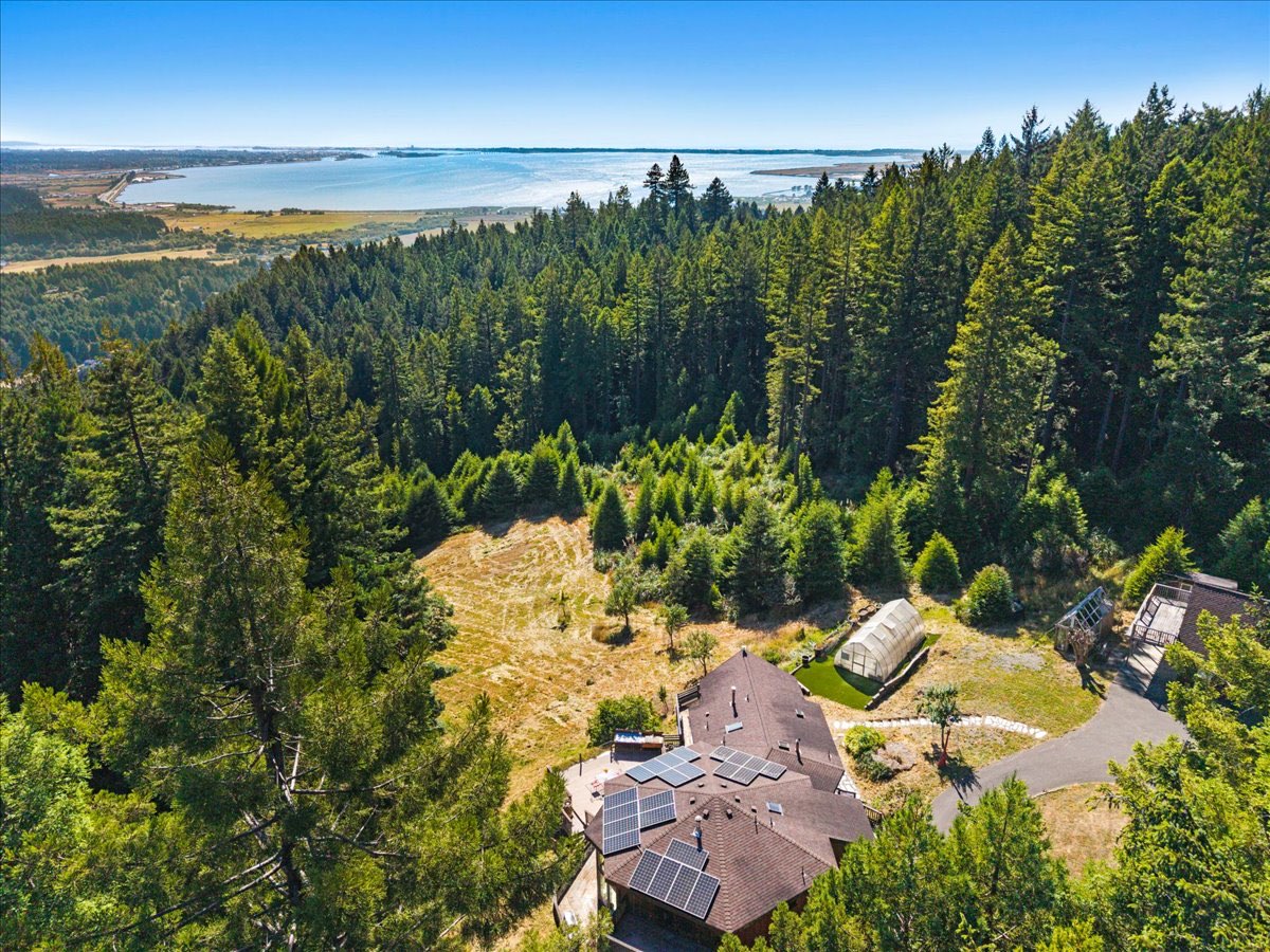222 Simmons Ln, Arcata, CA — photo 7 of 102